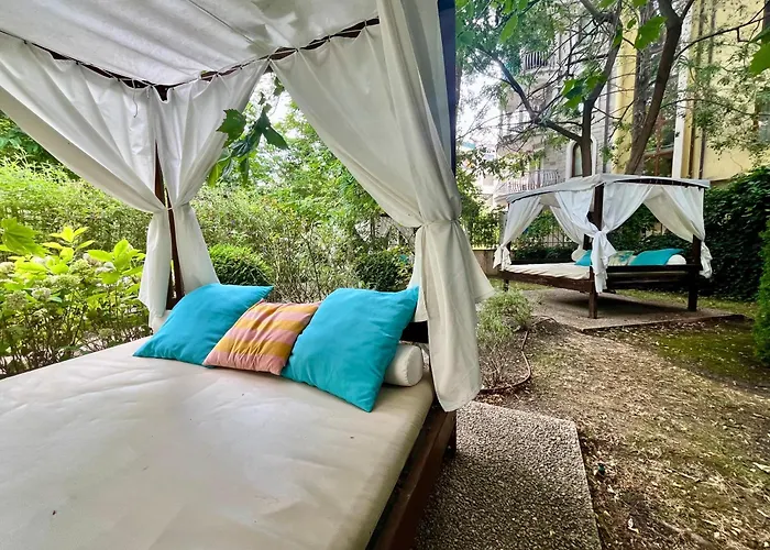 In A Luxurious Complex In Sunny Appartement