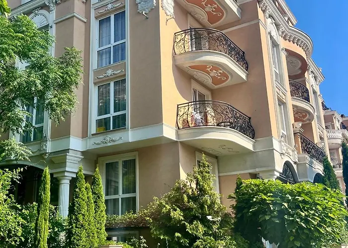 In A Luxurious Complex In Sunny Appartement *