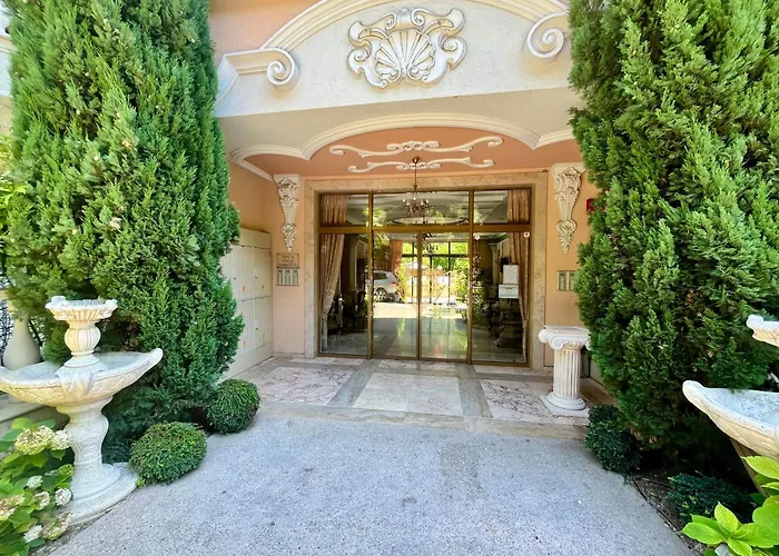 In A Luxurious Complex In Sunny