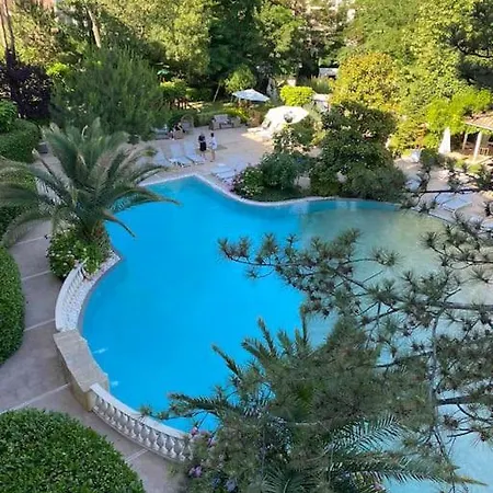 In A Luxurious Complex In Sunny 아파트 써니비치