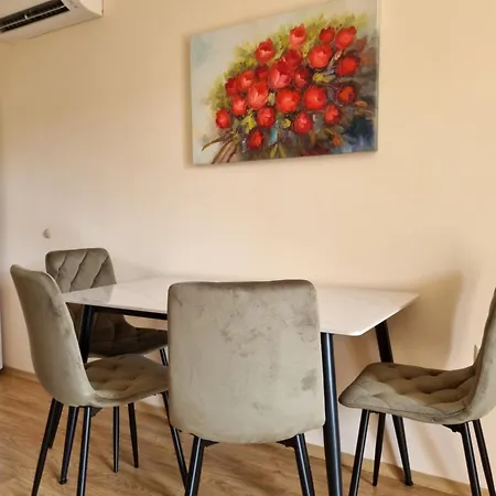 In A Luxurious Complex In Sunny Appartamento *