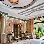 In A Luxurious Complex In Sunny סאני ביץ'